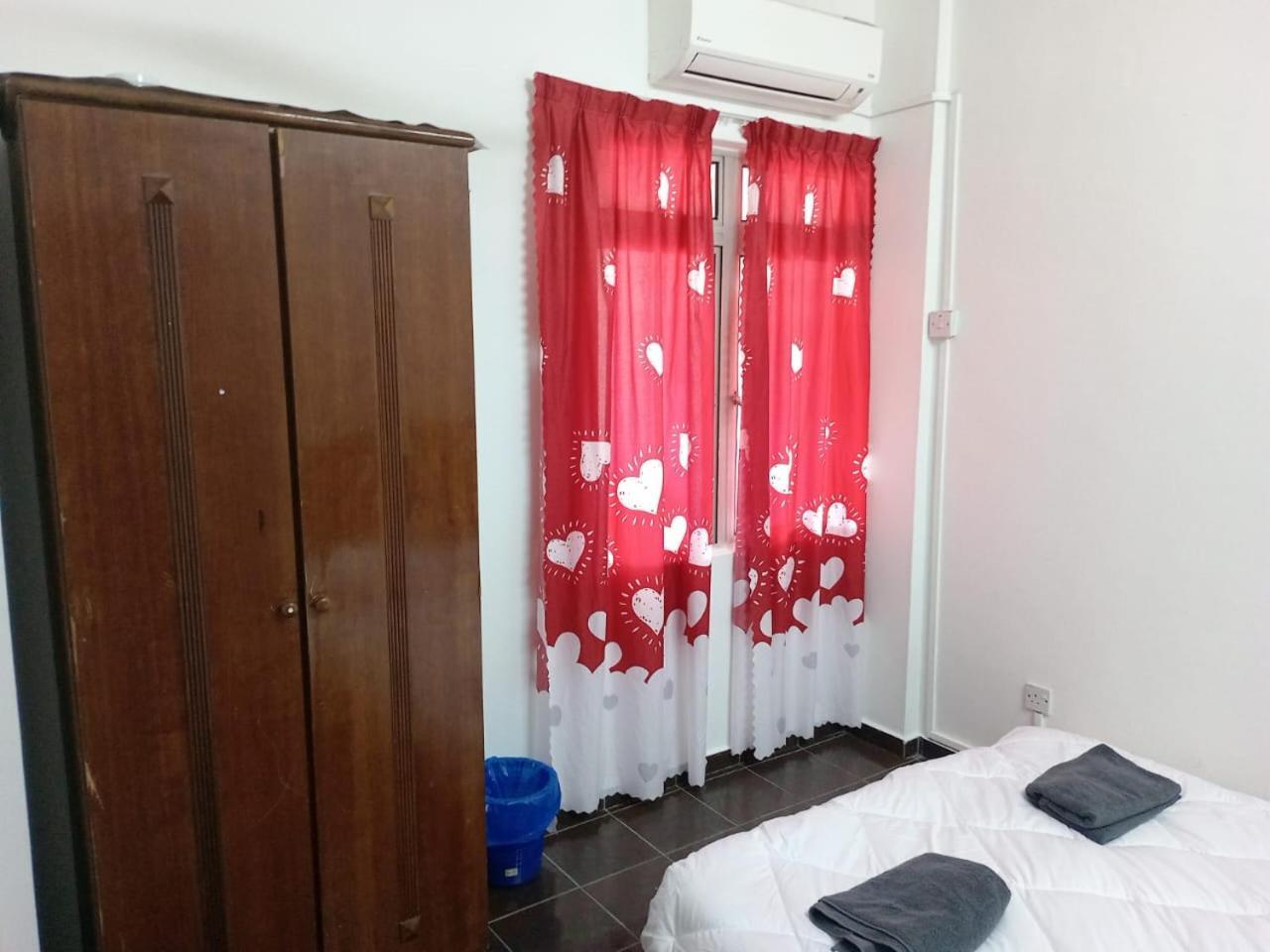 Jas Laguna Apartment *