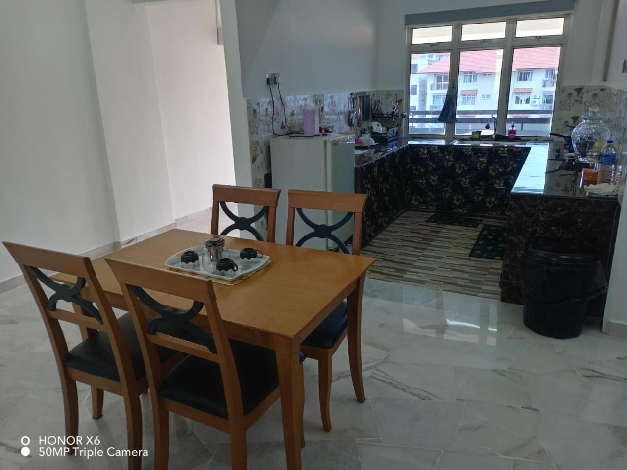 Jas Laguna Apartment *